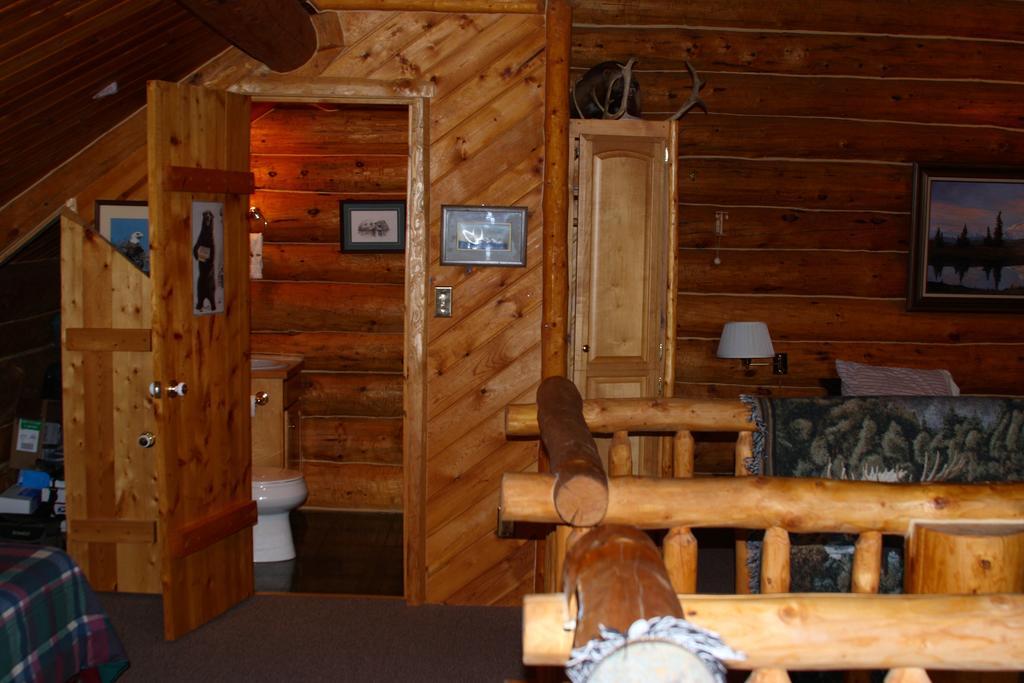 Wise Old Hunter Lodge Anchor Point الغرفة الصورة