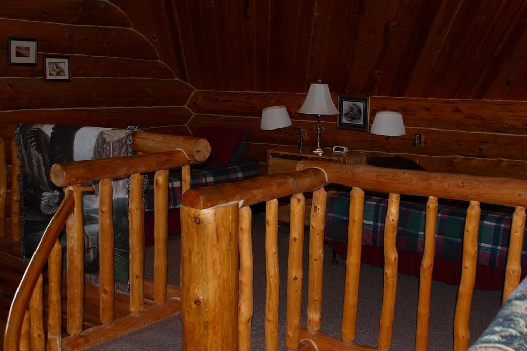 Wise Old Hunter Lodge Anchor Point الغرفة الصورة